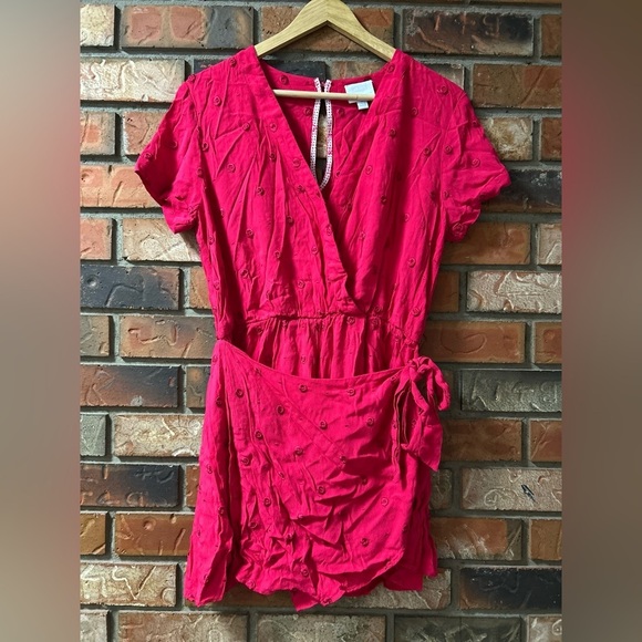 🆕 Anthropologie Ett:twa Greenbrier Embroidered Magenta Wrap Romper - Picture 5 of 7
